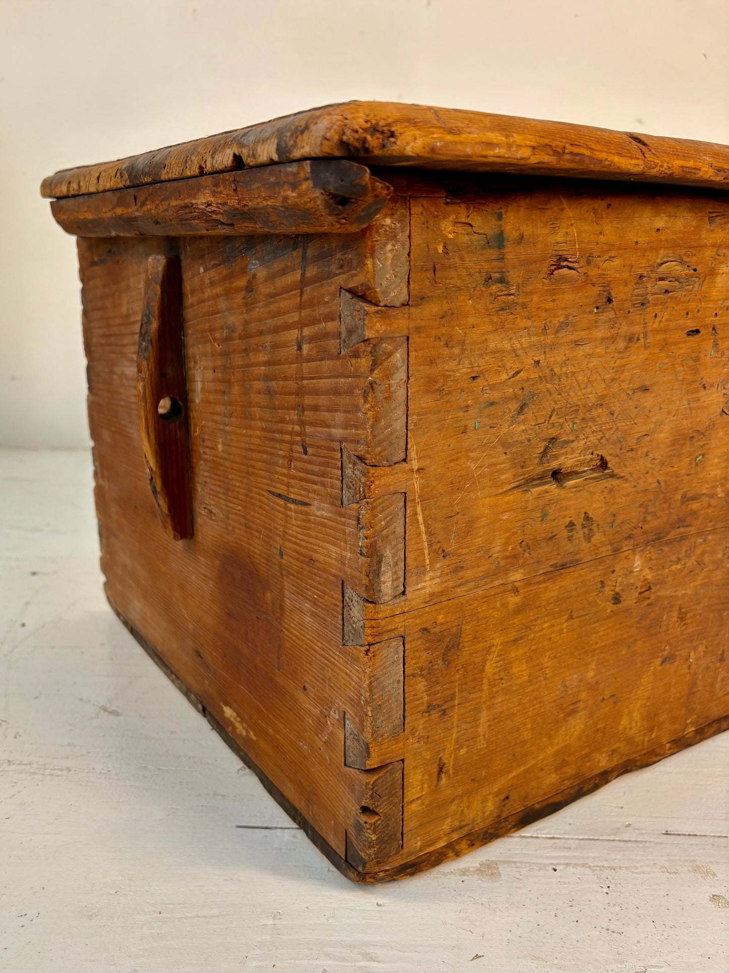 Early Sea Chest